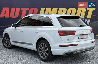 Позашляховик / Кросовер Audi Q7 2018 в 
