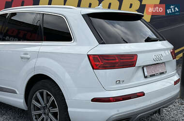 Позашляховик / Кросовер Audi Q7 2018 в 
