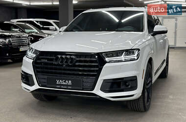 Внедорожник / Кроссовер Audi Q7 2016 в 