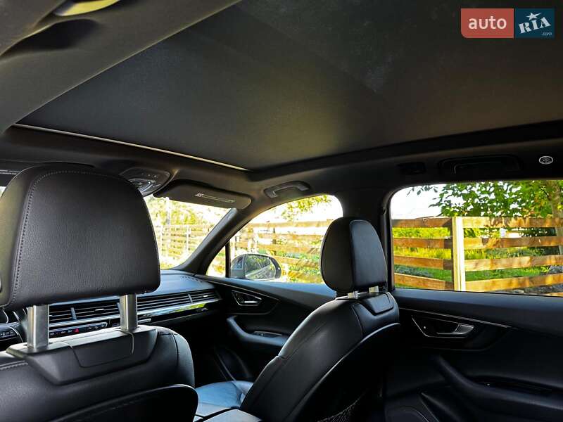 Позашляховик / Кросовер Audi Q7 2016 в Києві