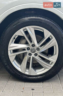 Внедорожник / Кроссовер Audi Q7 2020 в 
