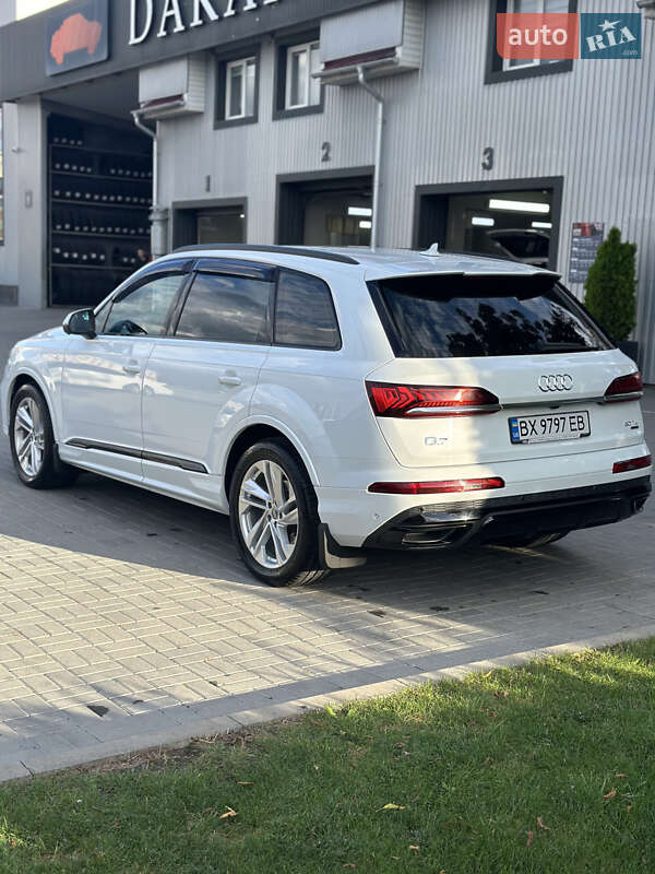 Позашляховик / Кросовер Audi Q7 2020 в Дунаївцях