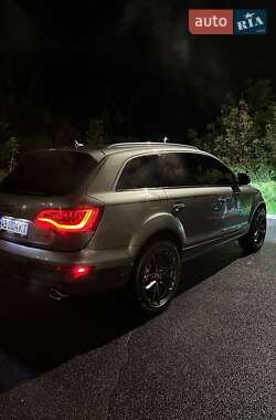 Внедорожник / Кроссовер Audi Q7 2012 в 