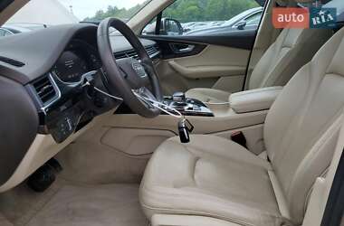 Позашляховик / Кросовер Audi Q7 2019 в 