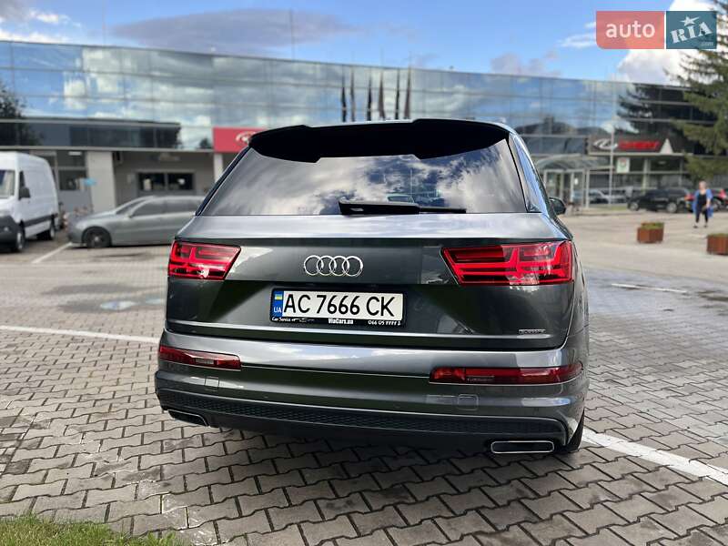 Внедорожник / Кроссовер Audi Q7 2016 в Луцке