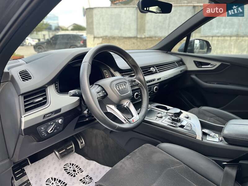 Внедорожник / Кроссовер Audi Q7 2016 в Луцке
