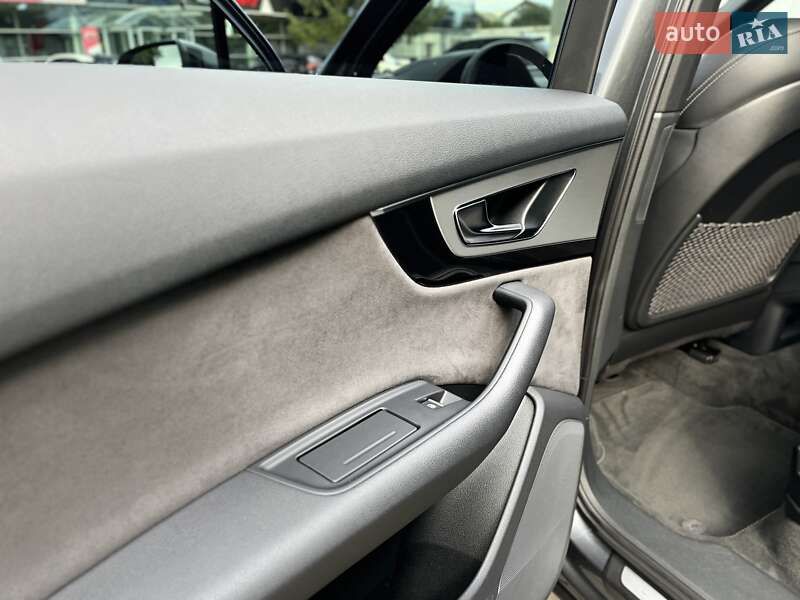 Внедорожник / Кроссовер Audi Q7 2016 в Луцке