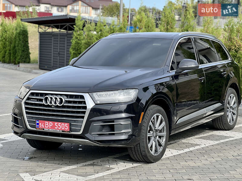 Позашляховик / Кросовер Audi Q7 2016 в 