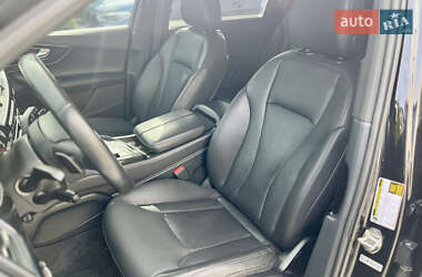 Позашляховик / Кросовер Audi Q7 2016 в 