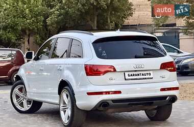 Позашляховик / Кросовер Audi Q7 2014 в 