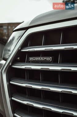 Внедорожник / Кроссовер Audi Q7 2016 в 