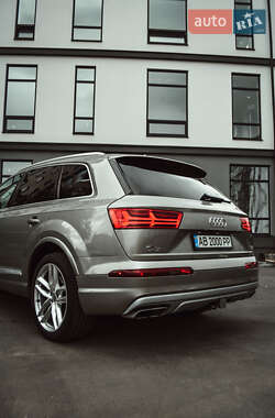 Внедорожник / Кроссовер Audi Q7 2016 в 