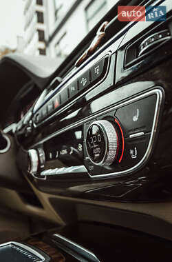 Внедорожник / Кроссовер Audi Q7 2016 в 