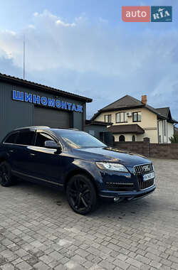 Позашляховик / Кросовер Audi Q7 2012 в 