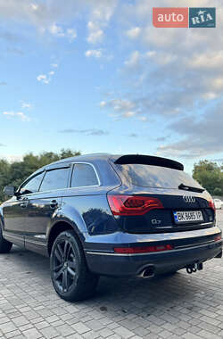 Позашляховик / Кросовер Audi Q7 2012 в 