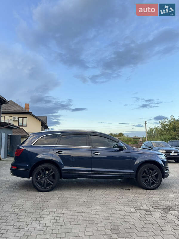Позашляховик / Кросовер Audi Q7 2012 в Сарнах
