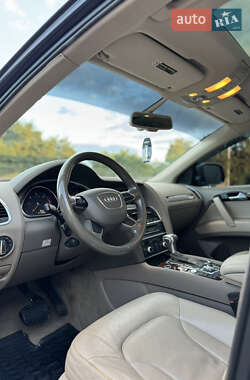 Позашляховик / Кросовер Audi Q7 2012 в 