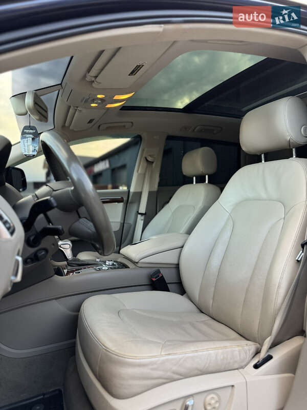 Позашляховик / Кросовер Audi Q7 2012 в Сарнах