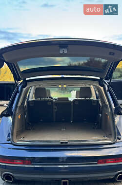 Позашляховик / Кросовер Audi Q7 2012 в 