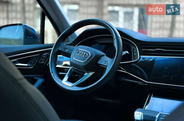 Внедорожник / Кроссовер Audi Q7 2023 в 