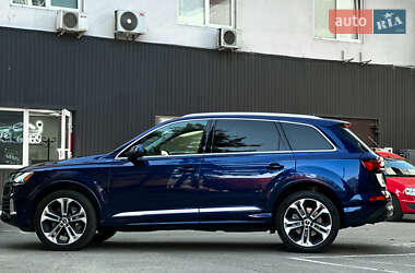 Внедорожник / Кроссовер Audi Q7 2023 в 