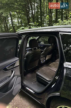 Внедорожник / Кроссовер Audi Q7 2016 в 