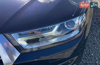 Внедорожник / Кроссовер Audi Q7 2017 в 