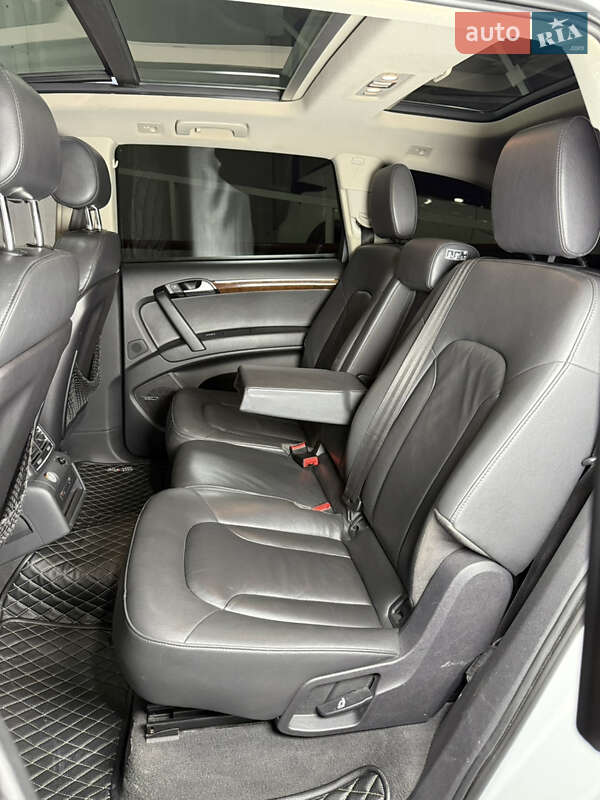 Позашляховик / Кросовер Audi Q7 2013 в Одесі