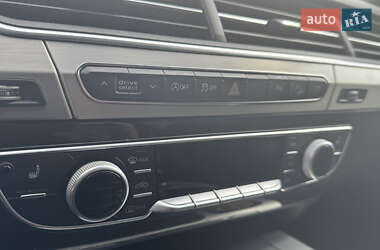 Позашляховик / Кросовер Audi Q7 2017 в 