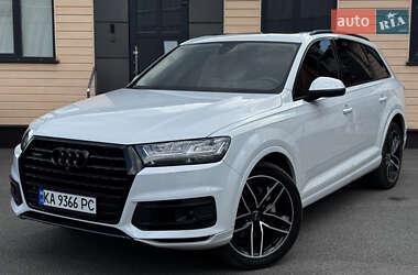Внедорожник / Кроссовер Audi Q7 2017 в 