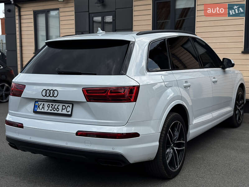 Внедорожник / Кроссовер Audi Q7 2017 в Киеве