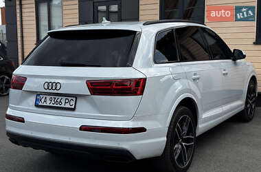 Внедорожник / Кроссовер Audi Q7 2017 в 