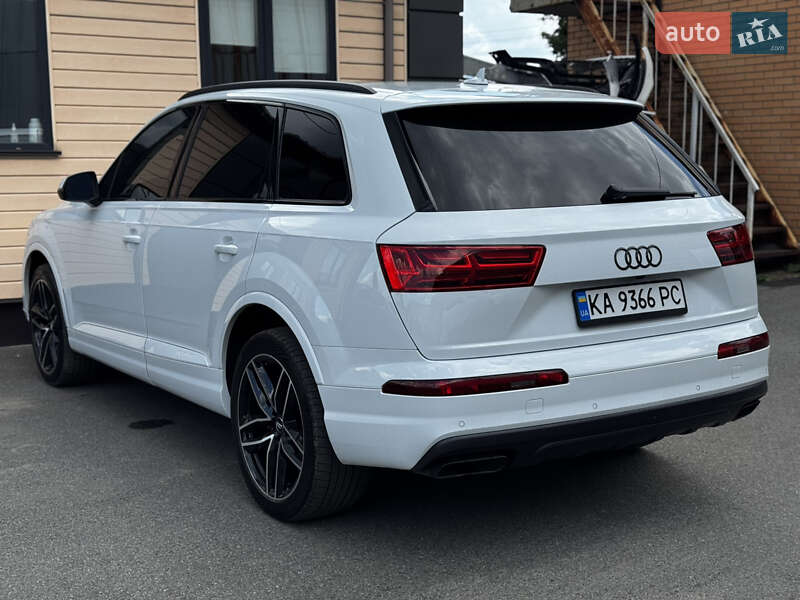Внедорожник / Кроссовер Audi Q7 2017 в Киеве