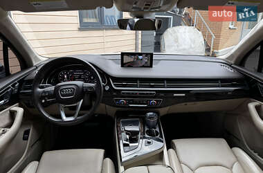Внедорожник / Кроссовер Audi Q7 2017 в 