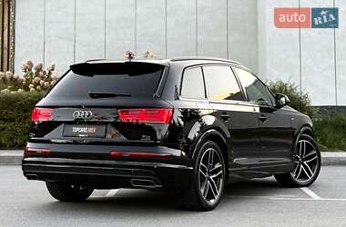 Позашляховик / Кросовер Audi Q7 2017 в 