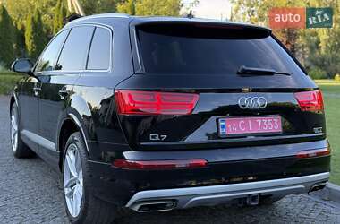 Внедорожник / Кроссовер Audi Q7 2018 в 