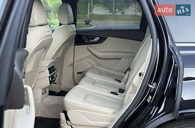 Внедорожник / Кроссовер Audi Q7 2018 в 