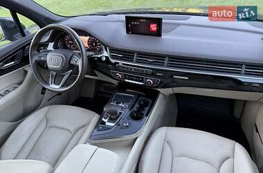 Внедорожник / Кроссовер Audi Q7 2018 в 