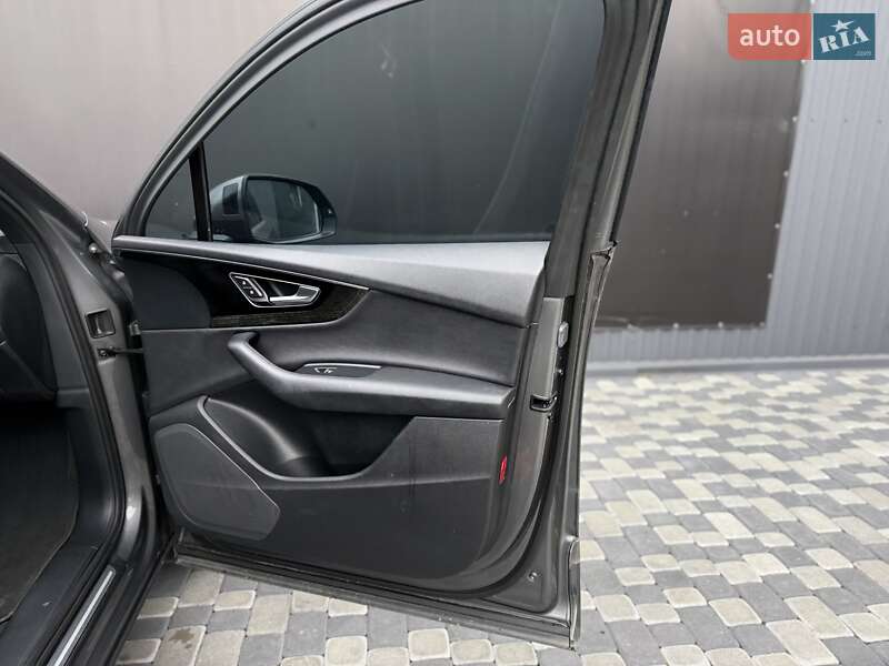 Внедорожник / Кроссовер Audi Q7 2017 в Львове