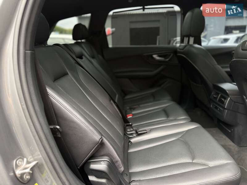 Внедорожник / Кроссовер Audi Q7 2017 в Львове