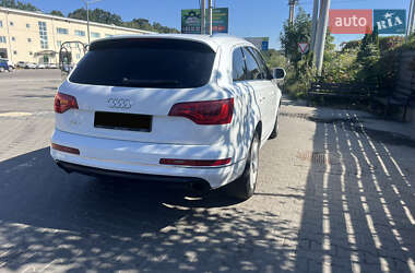 Позашляховик / Кросовер Audi Q7 2010 в 