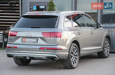 Внедорожник / Кроссовер Audi Q7 2016 в 
