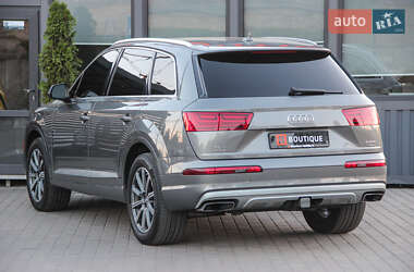 Внедорожник / Кроссовер Audi Q7 2016 в 