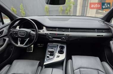 Внедорожник / Кроссовер Audi Q7 2016 в 