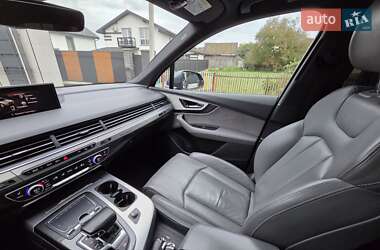 Внедорожник / Кроссовер Audi Q7 2016 в 