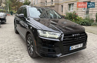 Позашляховик / Кросовер Audi Q7 2018 в 