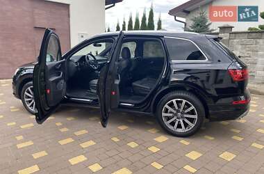 Позашляховик / Кросовер Audi Q7 2016 в 