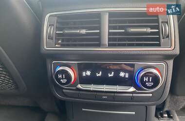 Позашляховик / Кросовер Audi Q7 2016 в 
