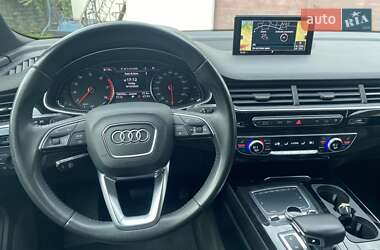 Позашляховик / Кросовер Audi Q7 2016 в 