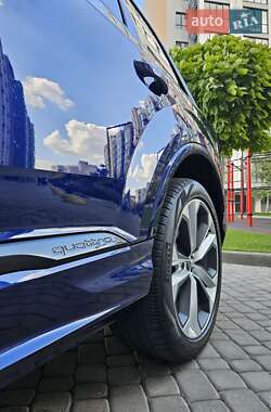 Внедорожник / Кроссовер Audi Q7 2021 в 
